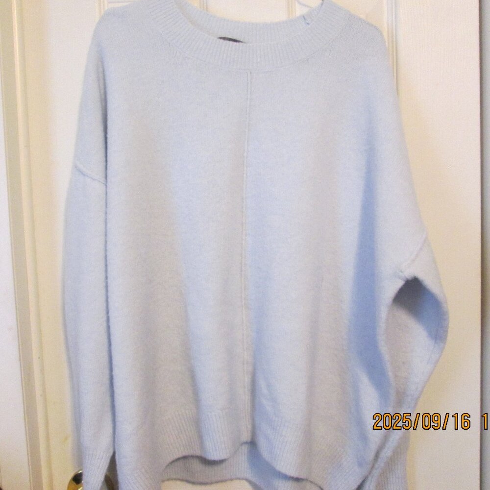 Vince Camuto Light Blue Pullover Sweater Size Medium